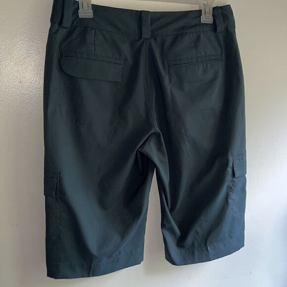 EXCELLENT CONDITION WOMEN’S NIKE DRI-FIT GOLF BERMUDA SHORTS SIZE 8 - Picture 2 of 6